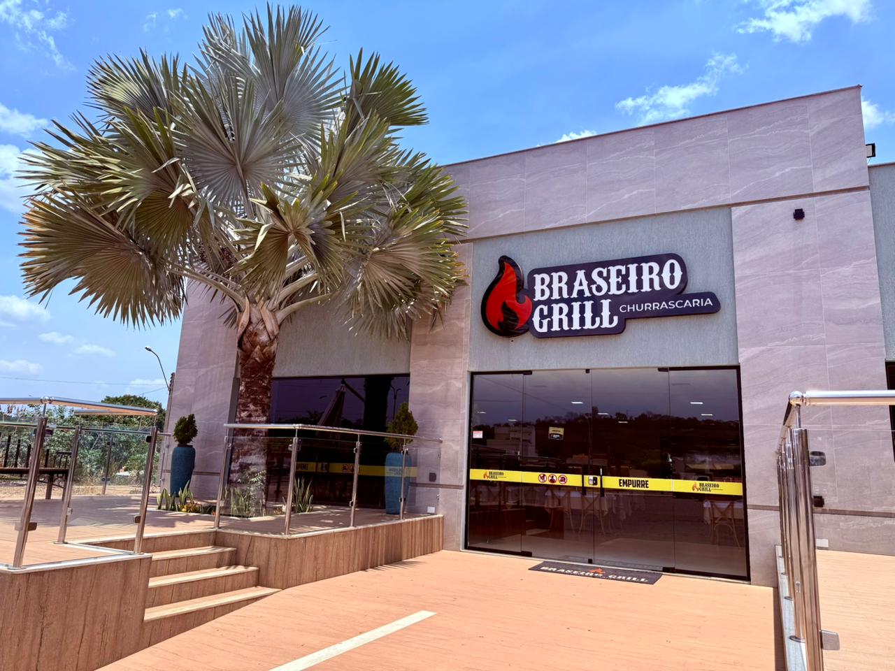 Interior do restaurante Braseiro Grill
